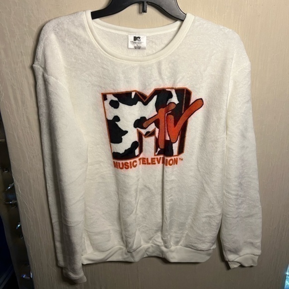 MTV Fuzzy Crewneck, Size L, NWT